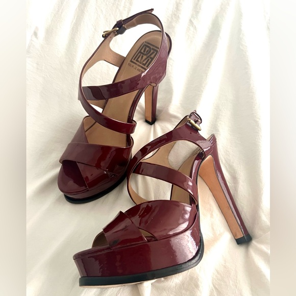 👑✅PRICE FIRM✅ Beautiful Pour La Victoure Patent Heels - Picture 7 of 16